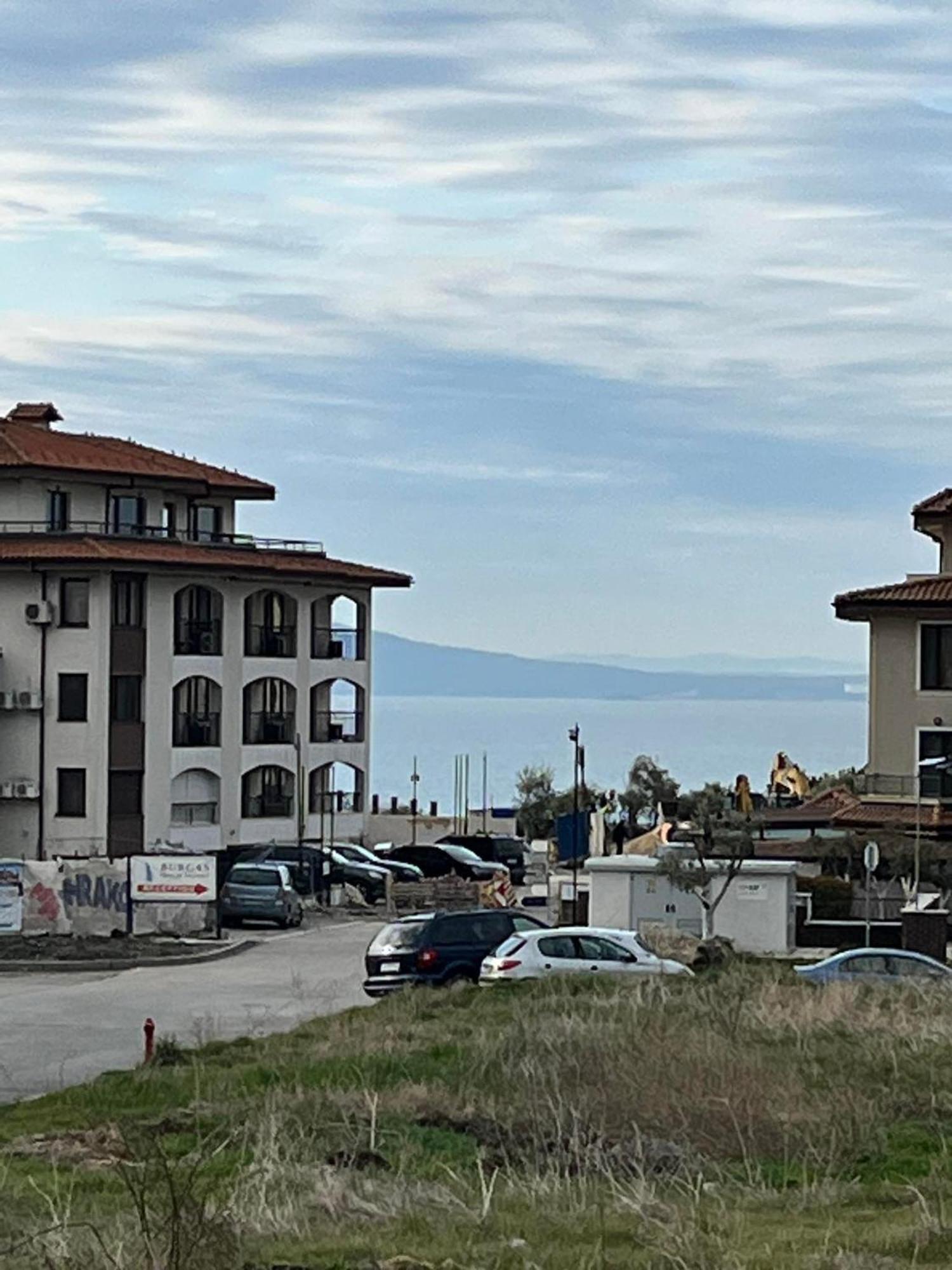 Луксозен Апартамент Анастасия-Сарафово На 150М От Морето Burgas City Exterior foto